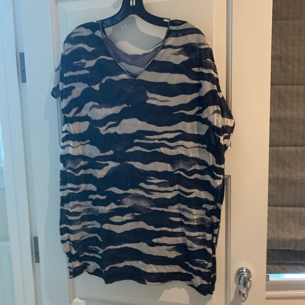 Black and grayish cover-up